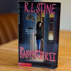 Scholastic R.L. Stine The Babysitter II - Pink and Blue Cover